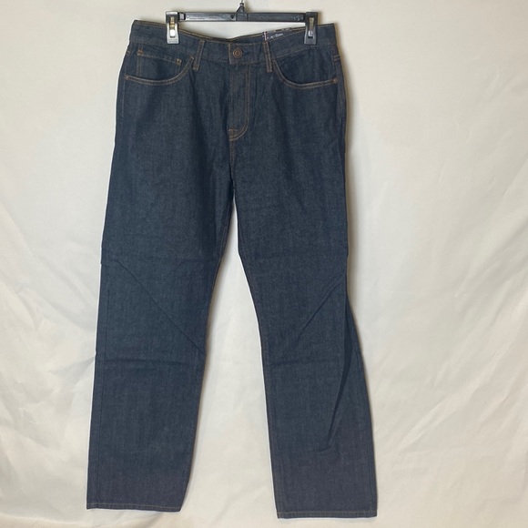 Tommy Hilfiger, men’s relaxed jeans, 33W/32L. Dark wash, new with tags - Picture 2 of 5